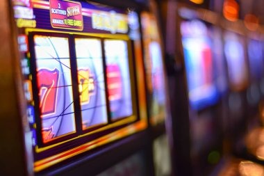 Layar konfirmasi dengan total taruhan dan pengembalian Layar konfirmasi slip taruhan showing total stake and return